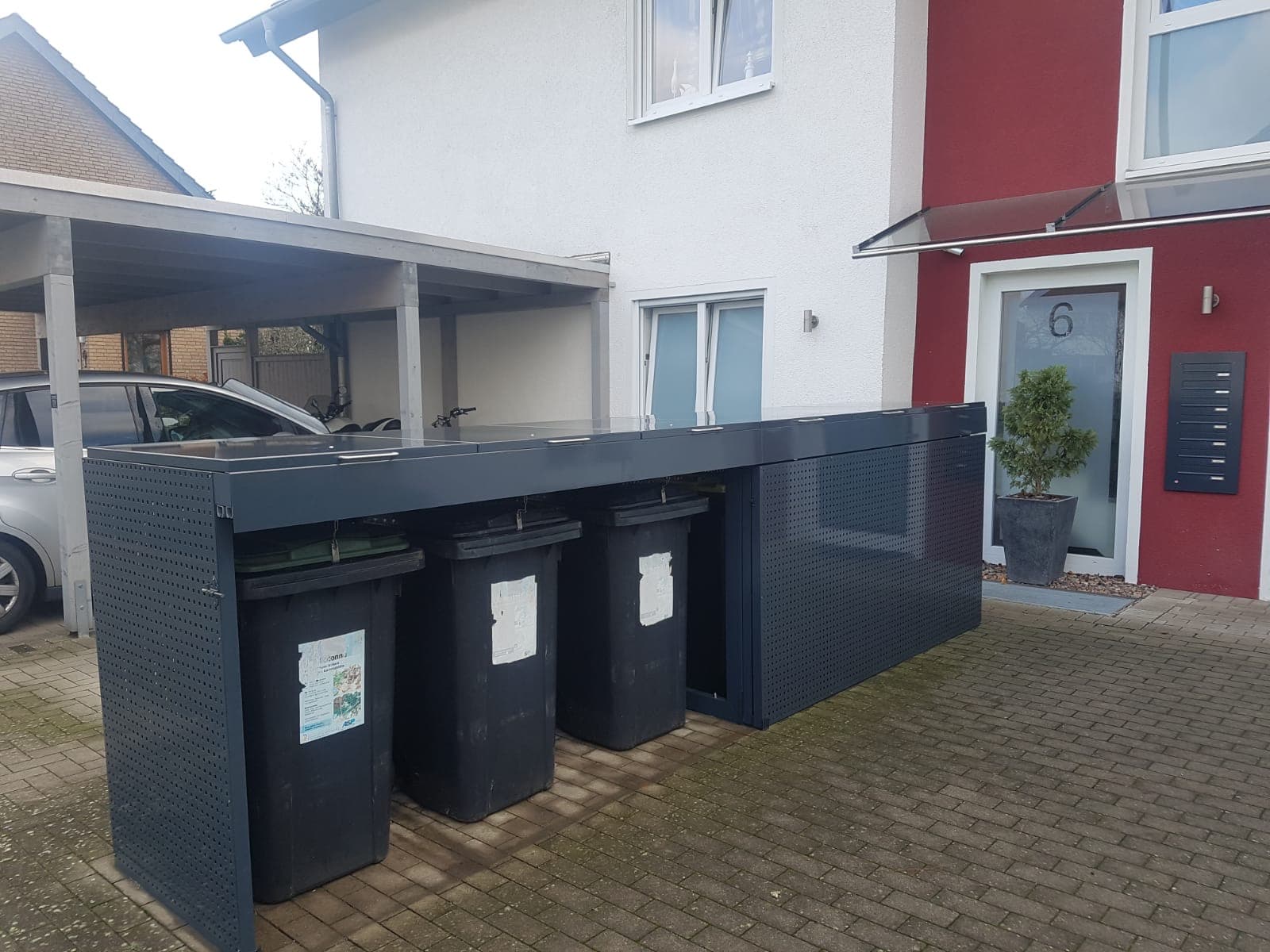 Mülltonneneinhausung aus Stahl