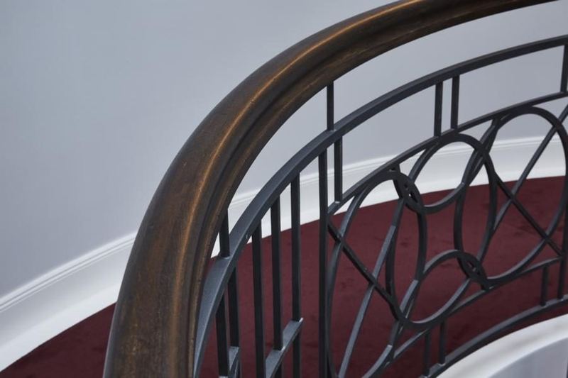 Bankhaus Bielefeld – Detail des kunstvollen Jugendstil-Geländers
